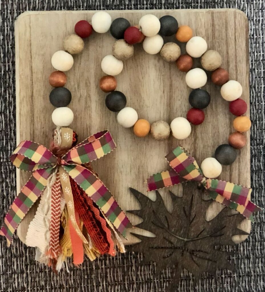 Wooden-Bead-Garland-with-Natural-Fall-Accents