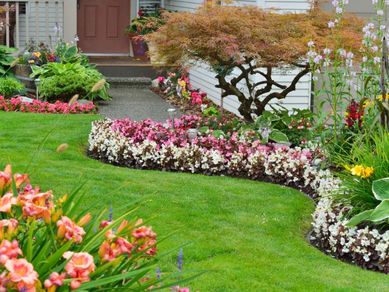 diy-lush-garden-for-small-space-patio-with-colorful-flowers