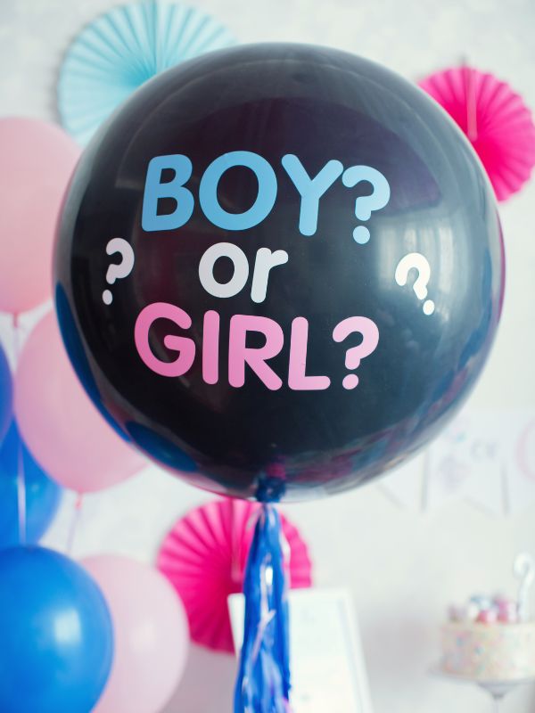 gender-reveal-party-idea-of-a-black-balloon-with-an-inscription