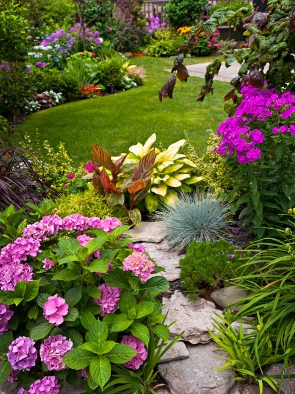 small-garden-with-colorul-flowers
