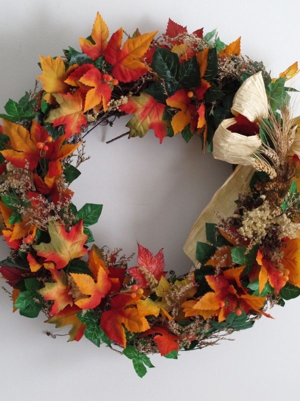 DIY-Fall-Wreath-Craft-for-a-Bare-Front-Door