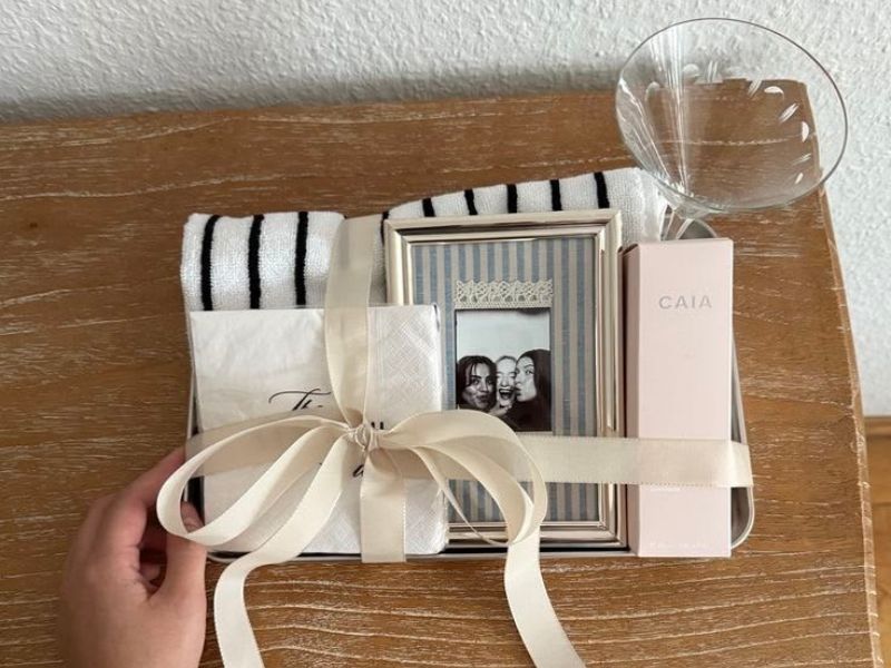 Featured-image-on-DIY-Gifts-for-Friends