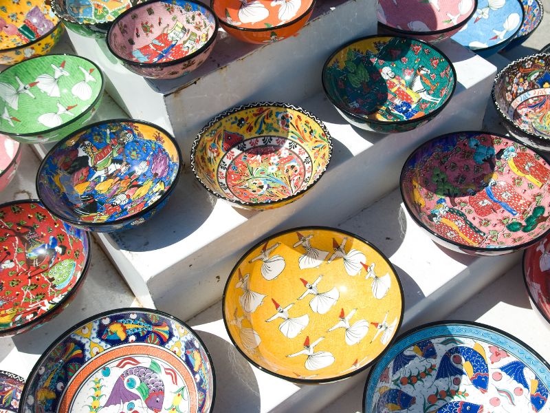 Featured-image-on-How-to-Paint-Ceramic-Bowls