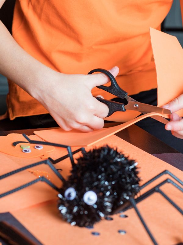 Handprint-spider-handprint-crafts-for-kids