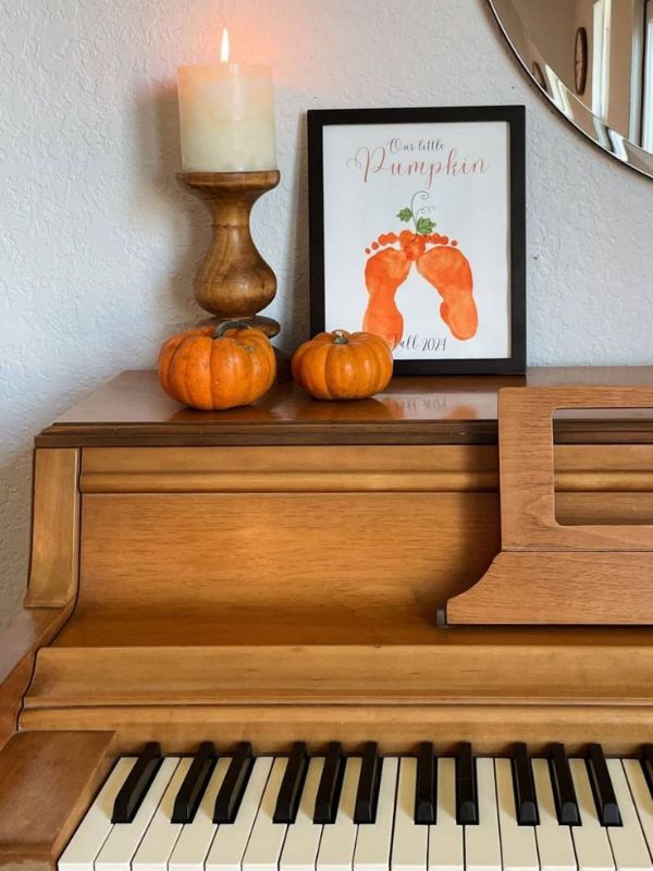 How-to-Display-Your-Pumpkin-Footprint-Art-at-Home