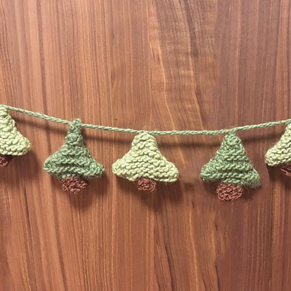 Mini-Christmas-Tree-Garlands