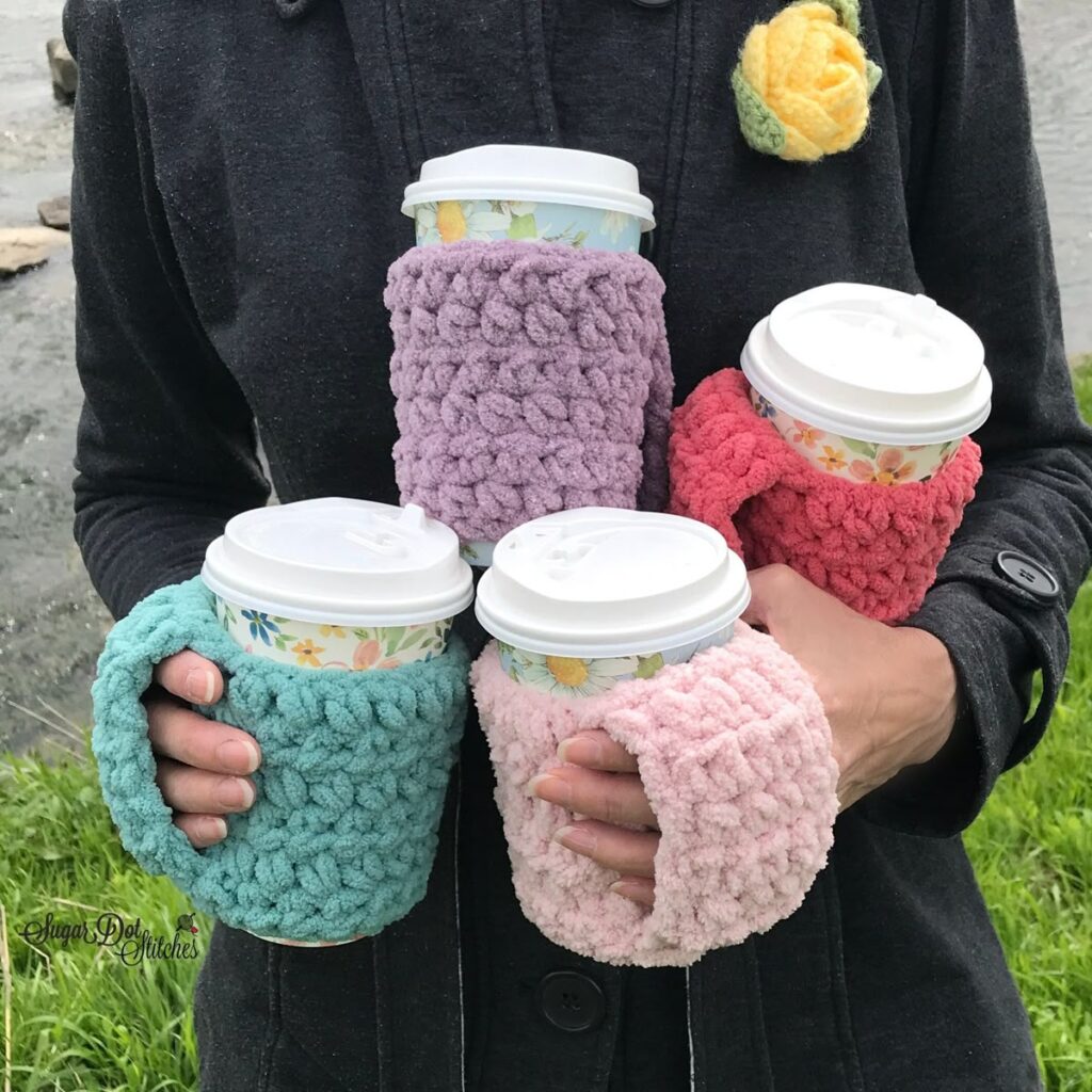Mug-Cozies-Christmas-crochet-projects.
