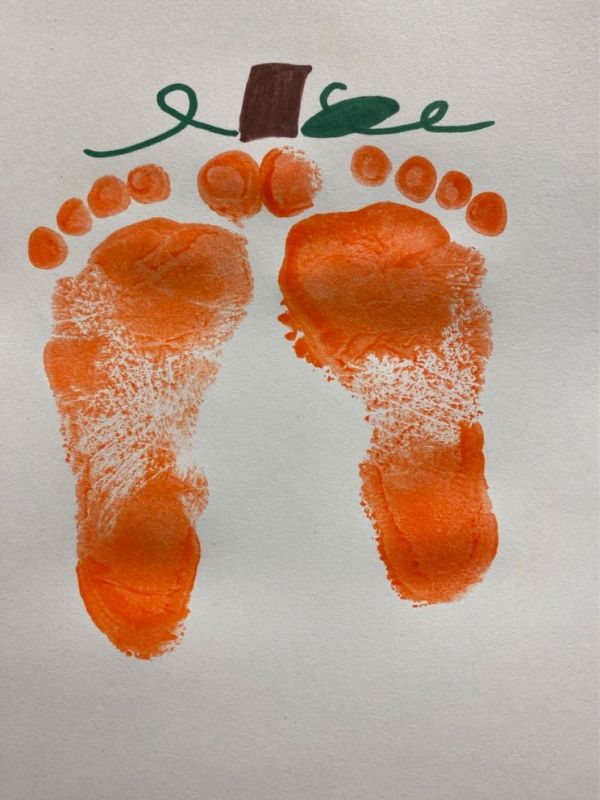 Pumpkin-Footprint-Art-Variations-Worth-Trying-This-Fall