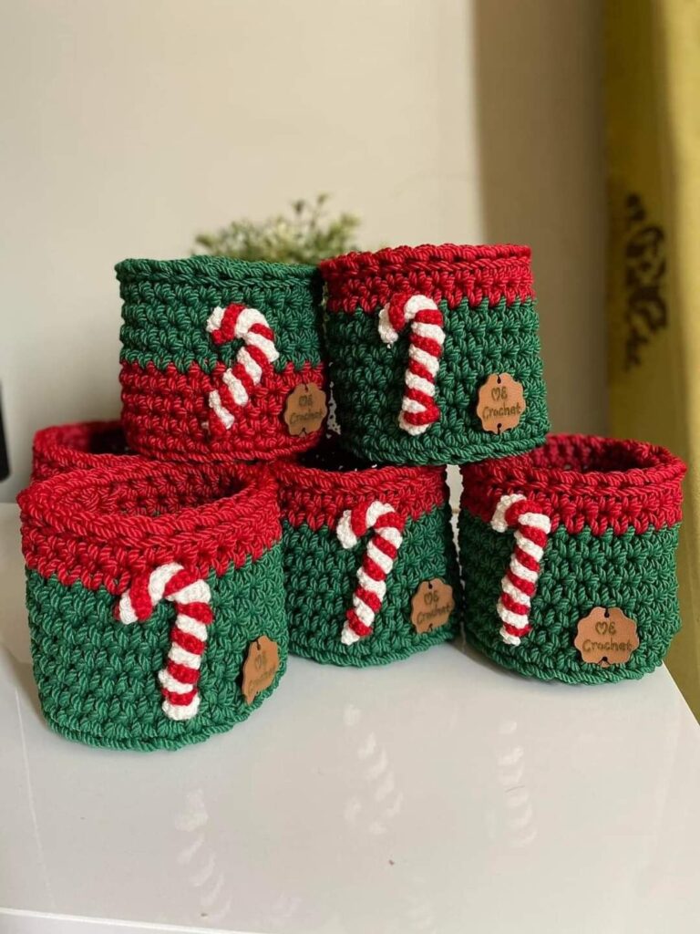 Small-crochet-baskets