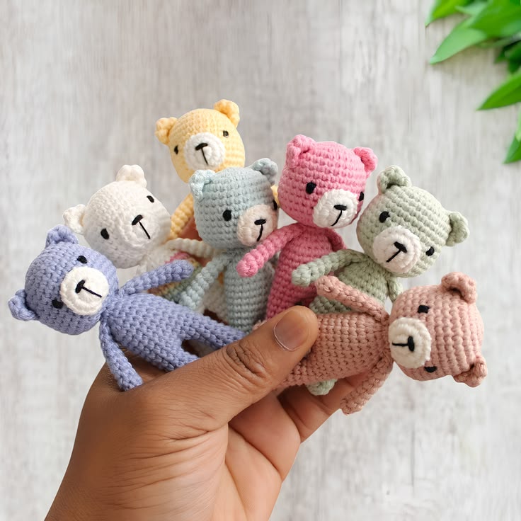 Small-crochet-toys-Christmas-crochet-projects.