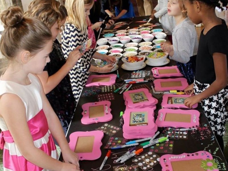 Featured-image-on-Crafts-for-Kids-at-Birthday-Parties