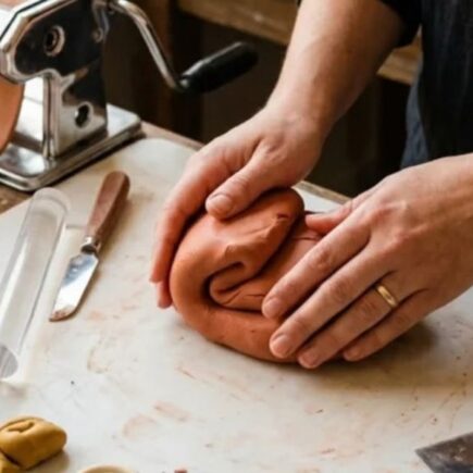 Featured-image-on-How-to-start-with-polymer-clay-as-a-beginner