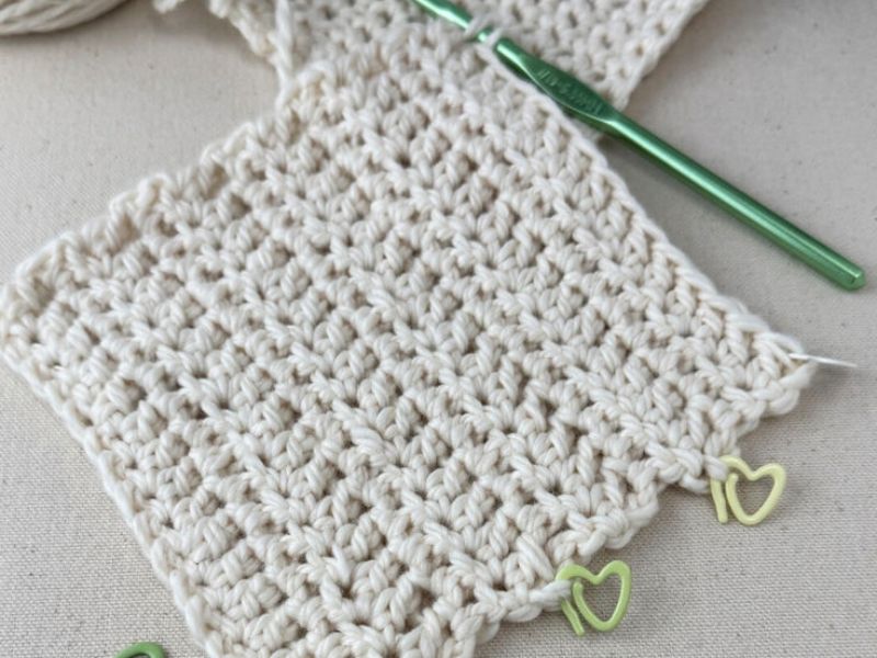 Featured-image-on-how-to-read-crochet-patterns