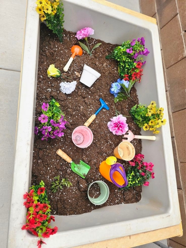 Flower-Garden-Sensory-Tray