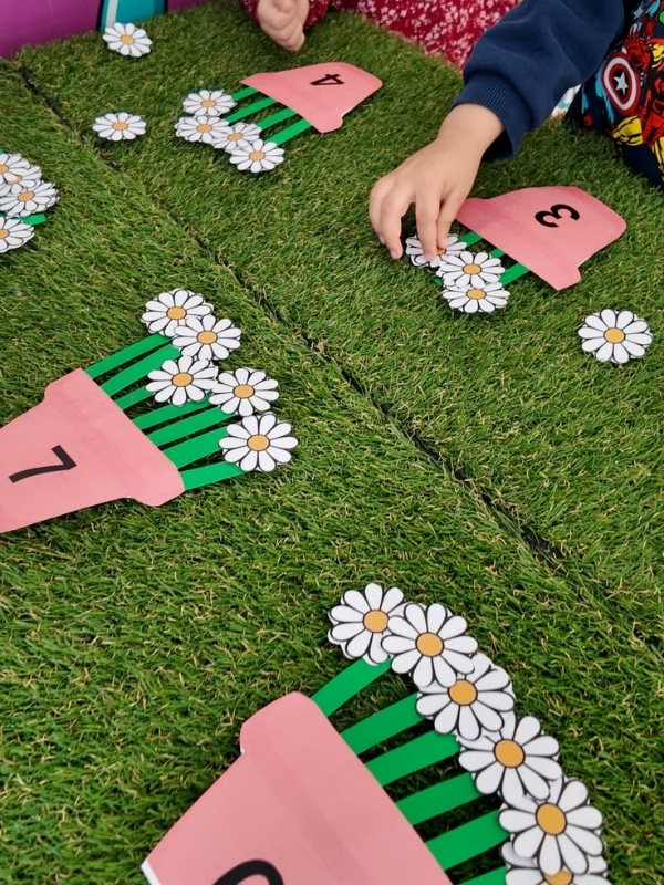 Flower-Number-Garden-Easy-Flower-Activities-for-Preschoolers