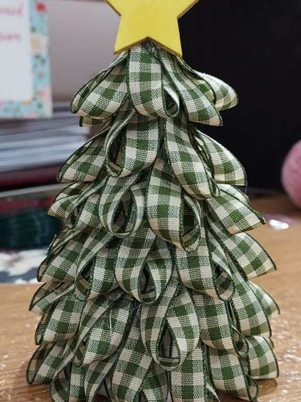 Christmas-Tree-Christmas -DIY-Decorations-on-a-Budget