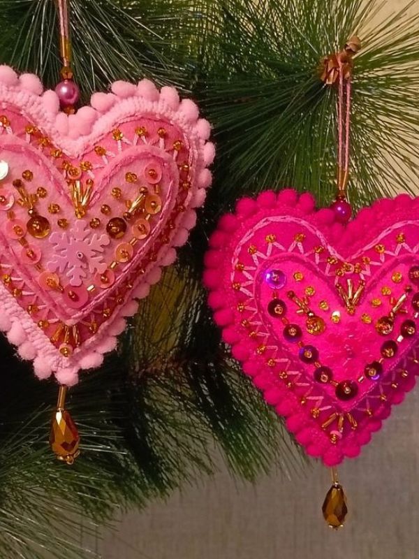 Decorative-Beaded-Heart-Ornament