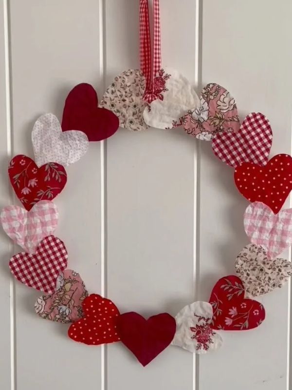 Felt-Heart-Wreath-With-Layered-Textures