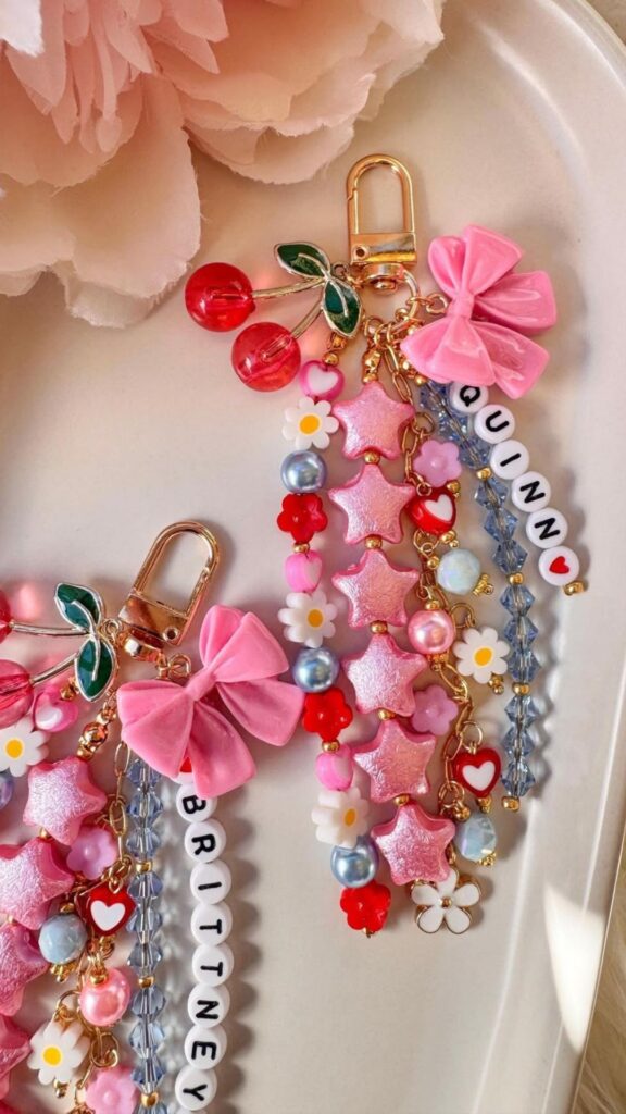 How-to-Make-a-Simple-Beaded-Bag-Charm
