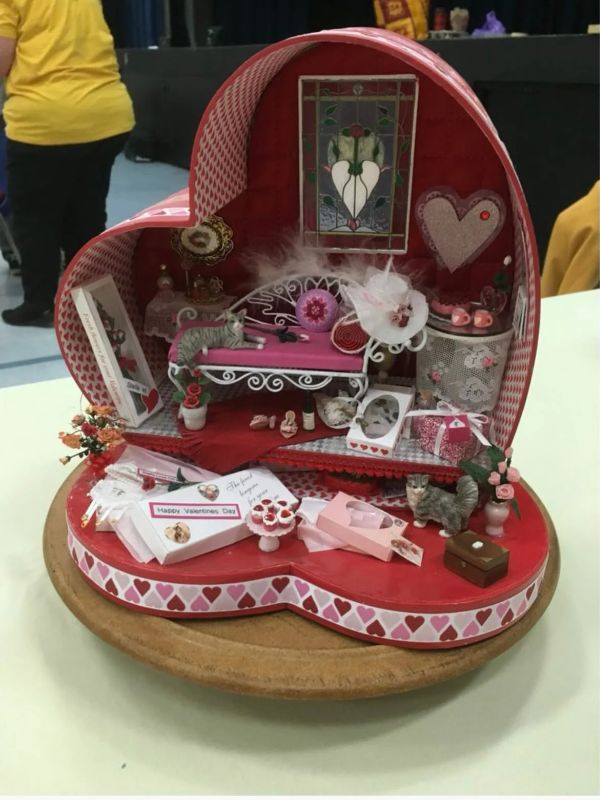 Miniature-Valentines-Day-Shadow-Box